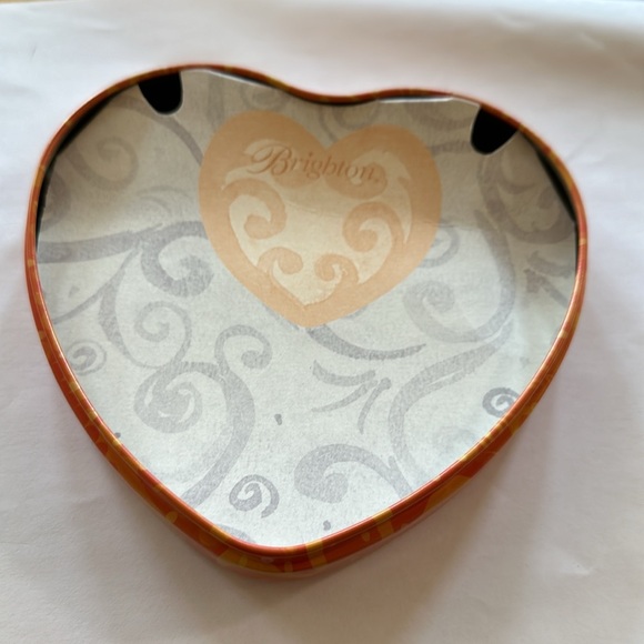 Brighton Heartshaped Container - Picture 4 of 4